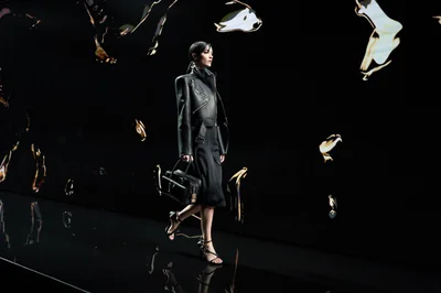 Look 16